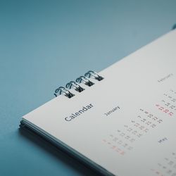 a phot of a simple calendar on a surface